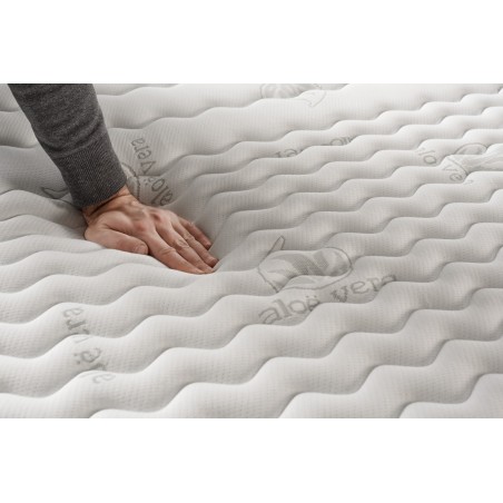 Luxe Memory with Memosoft V30 foam, a new ultra-breathable material for a soft welcome and optimal comfort, it accompanies the movements of the body during sleep because it creates less pressure on the body.