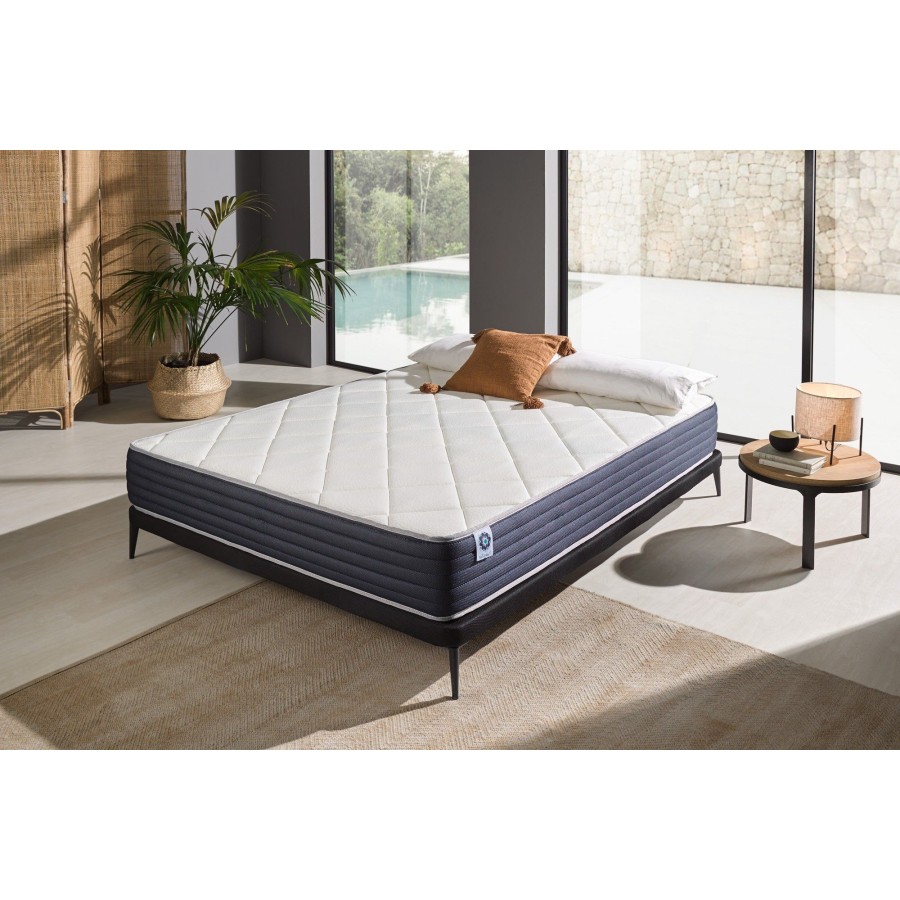 With its 25 cm thickness, the Royalvisco is the mattress for people looking for a premium and affordable mattress.